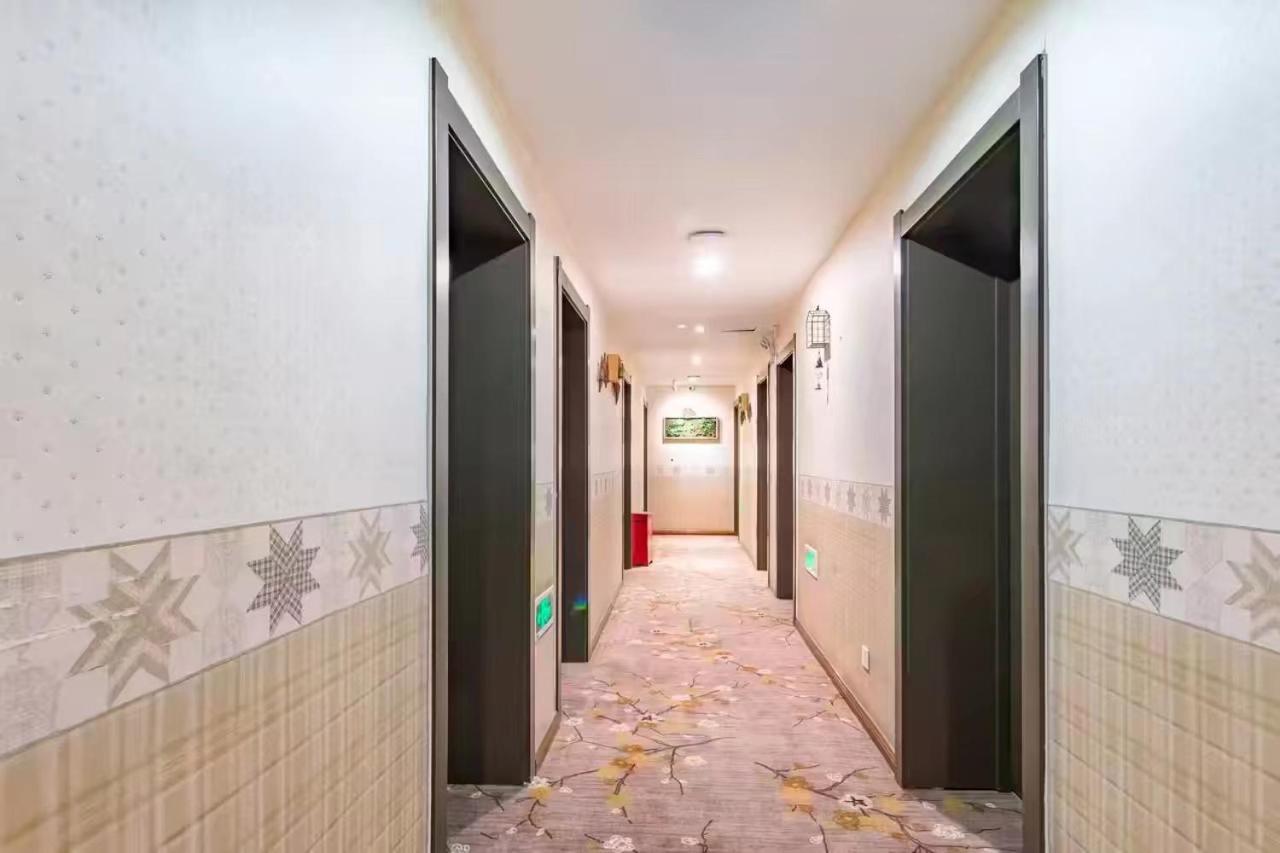 Nostalgia Hotel Beijing Guozijian Ghost Street - Near Beijing Lama Temple, Beihai Park, Jingshan Park, Drum Tower, Houhai Bar Street, Tian'Anmen Square, Located In Beijing Traditional Hutongs, 5 Minutes Away From Beixinqiao Metro Station Exterior foto